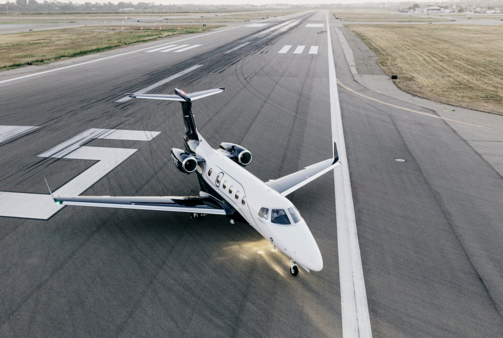 Embraer Phenom 300 (ภาพ: embraer)