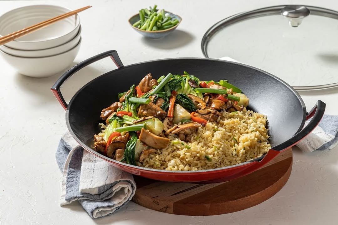 This is the Le Creuset Cast Iron Wok with Glass. According to the website, it’s designed for frying, steaming and everything in between (Photo: Instagram / @lecreusetind)