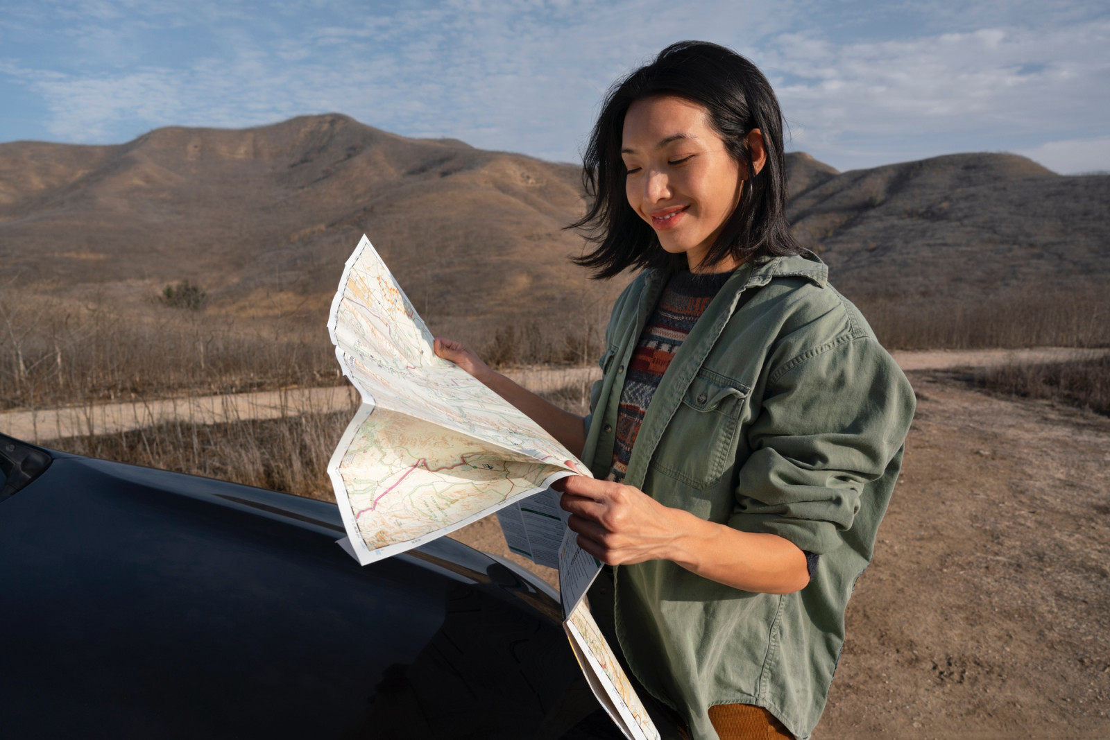 Analog navigation is great, but travel safety apps that help you find your way can be much more efficient. (Photo: Freepik)