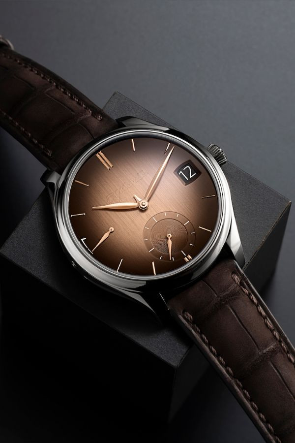 H. Moser & Cie. Endeavour Perpetual Calendar Smoked Salmom
