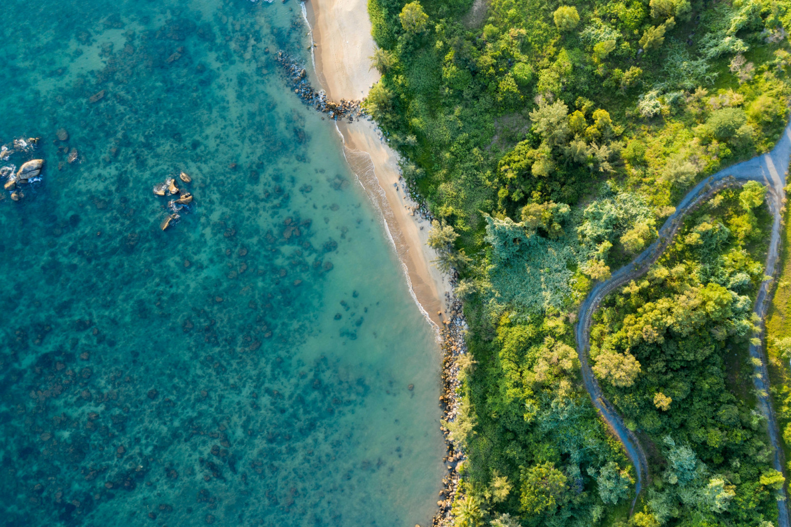 Get to know top Vietnamese destinations like Da Nang in this curated shortlist (Photo: Unsplash/Kiril Dobrev)