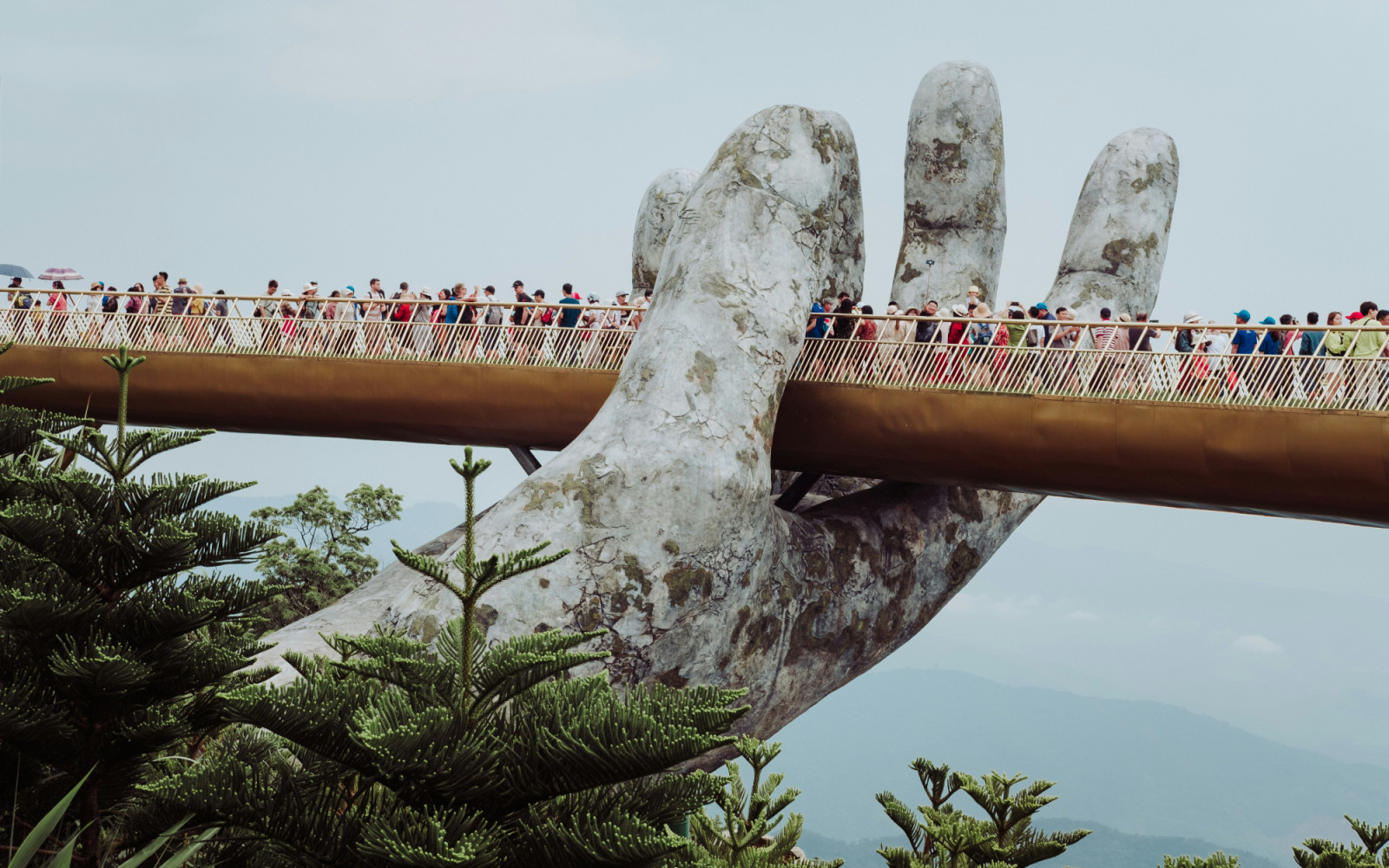 Golden Bridge in the Ba Na Hills resort of Da Nang, Vietnam (Photo: Unsplash/Andreea Popa)