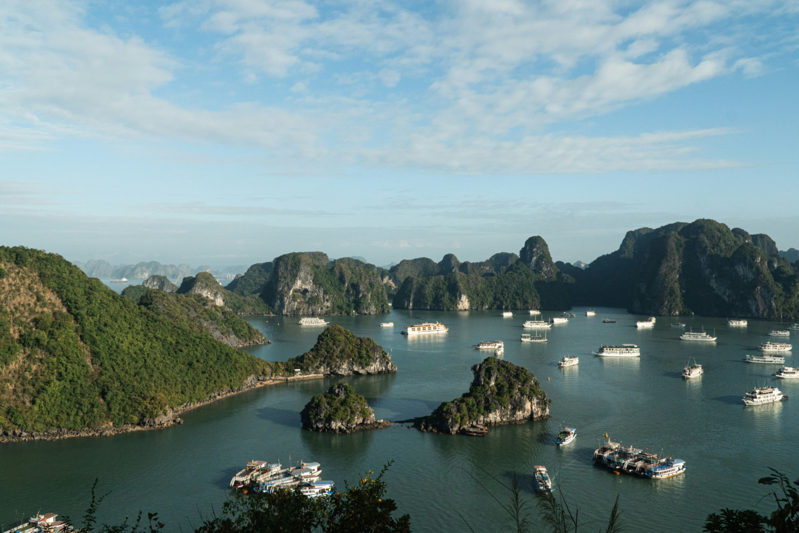 Ha Long Bay (Photo: Unsplash/Sushant Vohra)