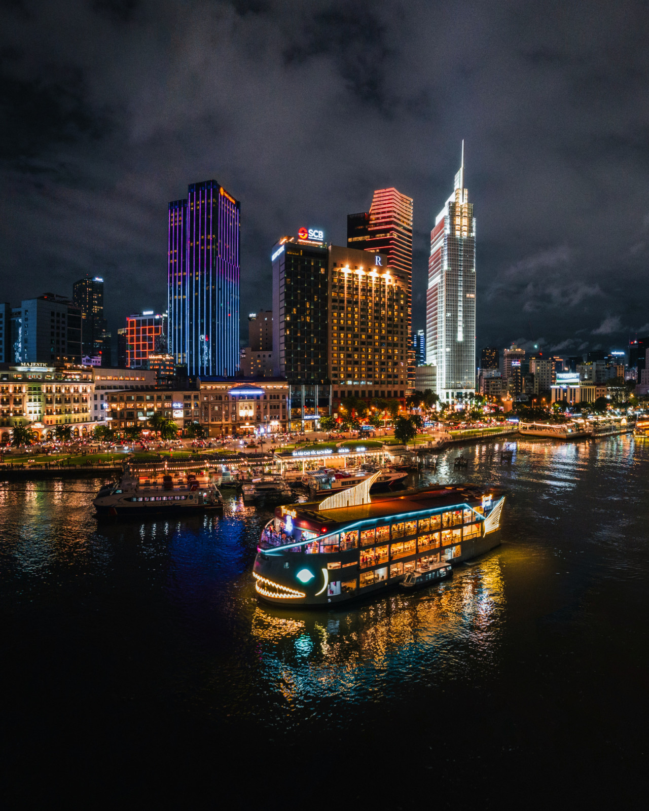 Ho Chi Minh City, Vietnam at night (Photo: Unsplash/jet dela cruz)