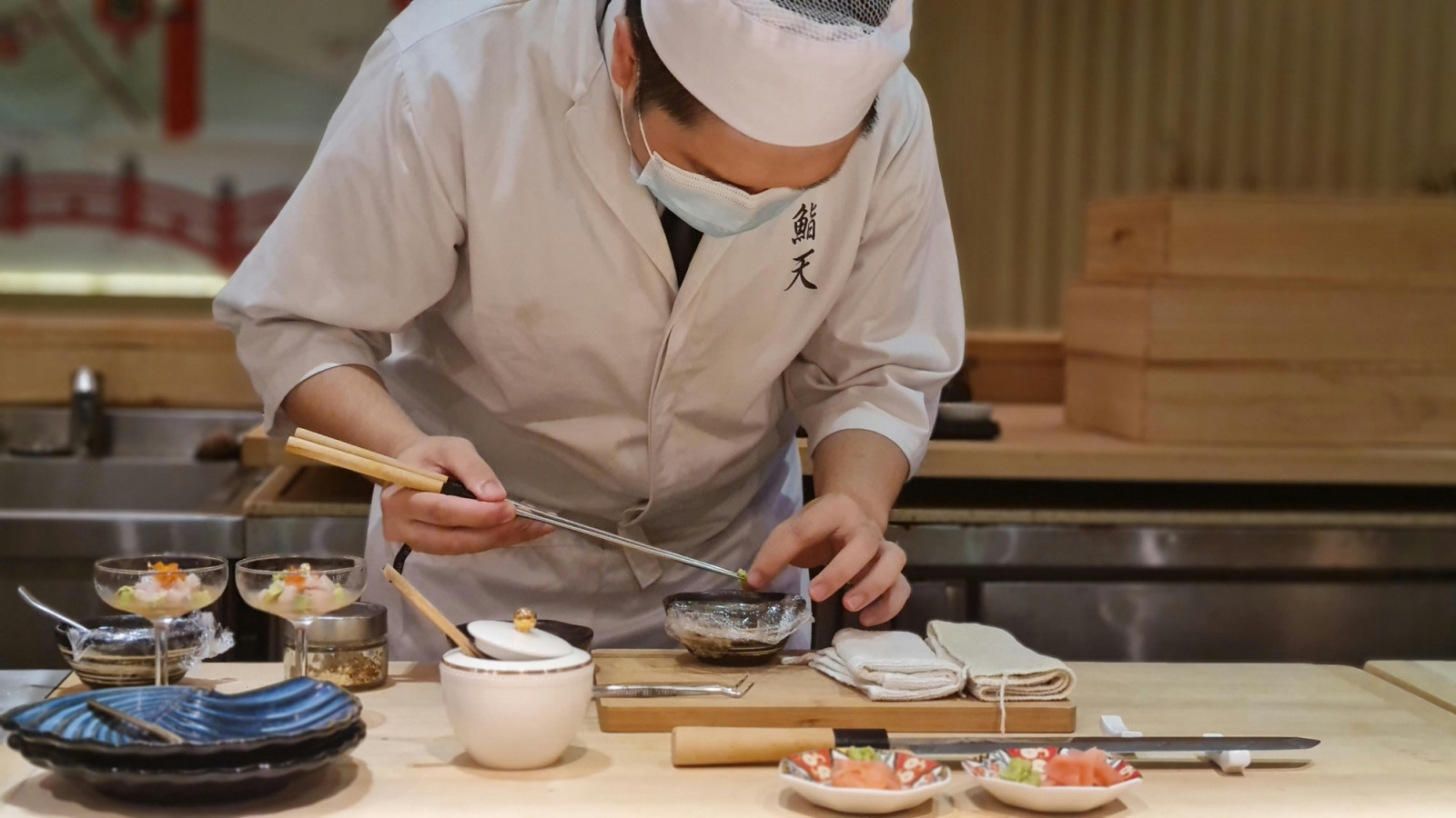 Omakase turns dining into a sensory meditation. (Photo: Joan Germaine / Pexels)