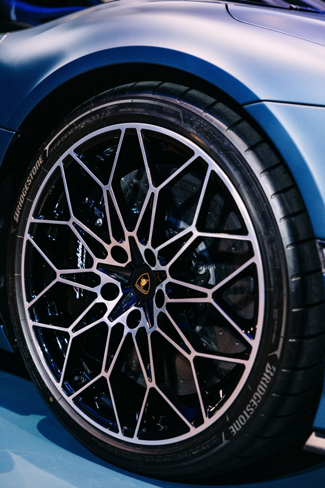 ความสมบูรณ์แบบที่แท้จริงของ Lamborghini คือการมีทั้งความสวยงามและประสิทธิภาพที่โดดเด่น (ภาพ: Worapon Teerawatviji)