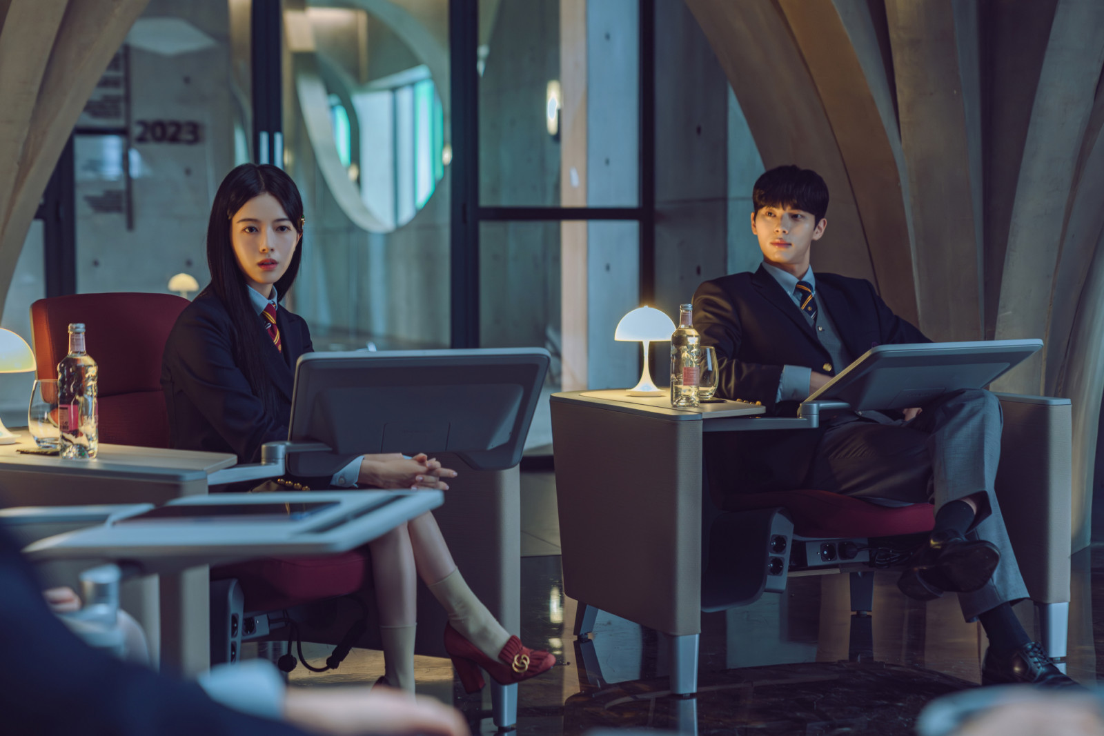 Elite high schools in K-dramas are on a whole other level. (Photo: Netflix)