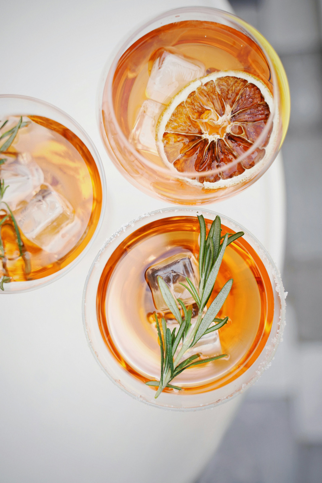 Alcohol can worsen hot flushes and disrupt sleep during menopause. (Photo: Olena Bohovyk / Unsplash)