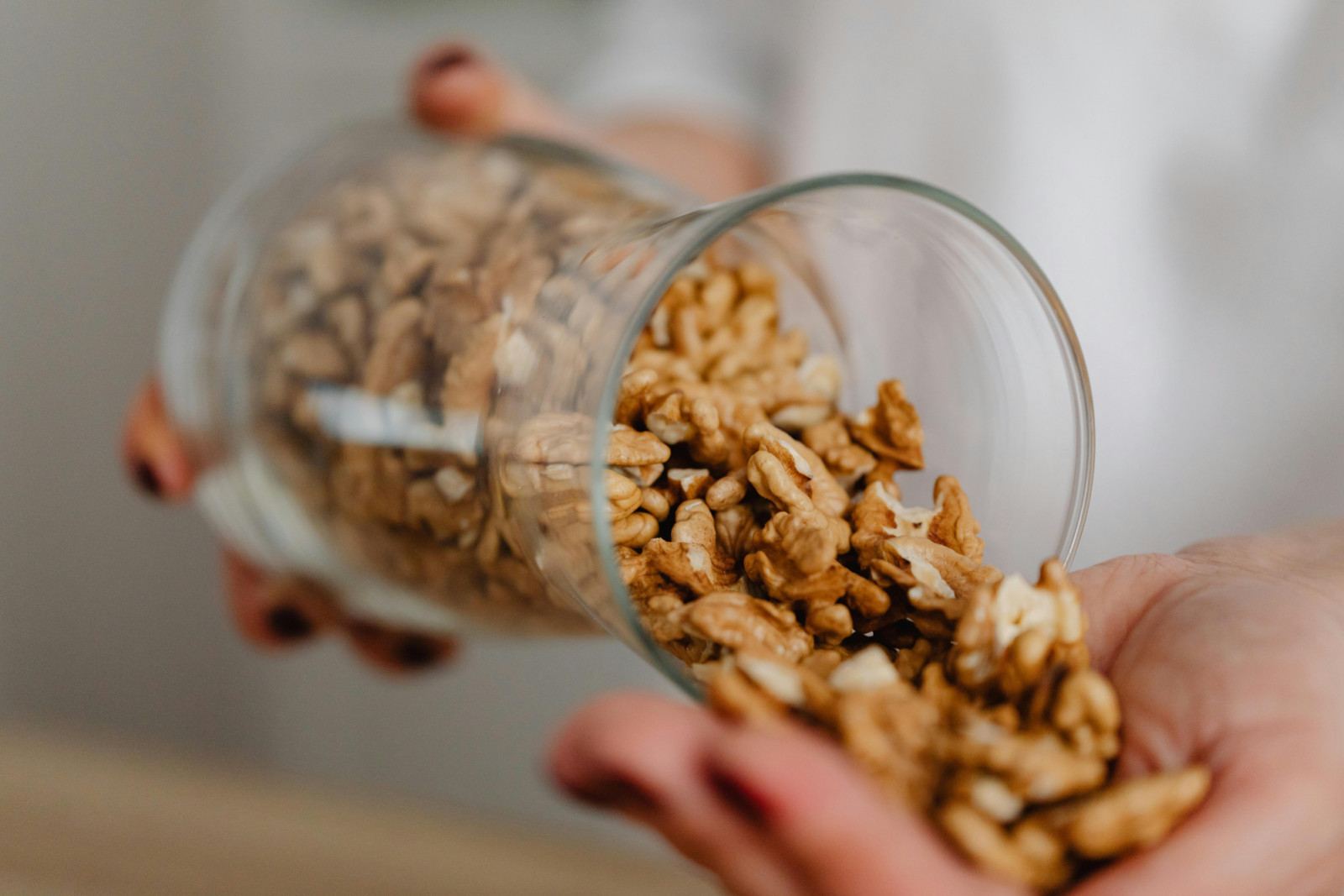 Omega-3 fatty acids support heart, brain and joint health during menopause. (Photo: Karolina Grabowska / Pexels)
