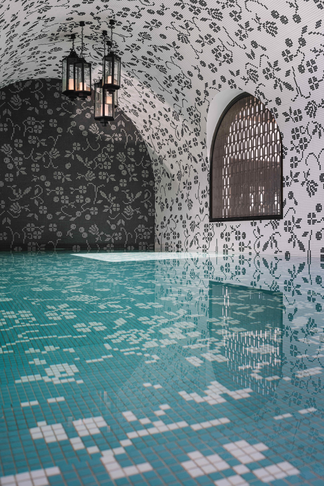 The impressive 16’ x 40’ swimming pool