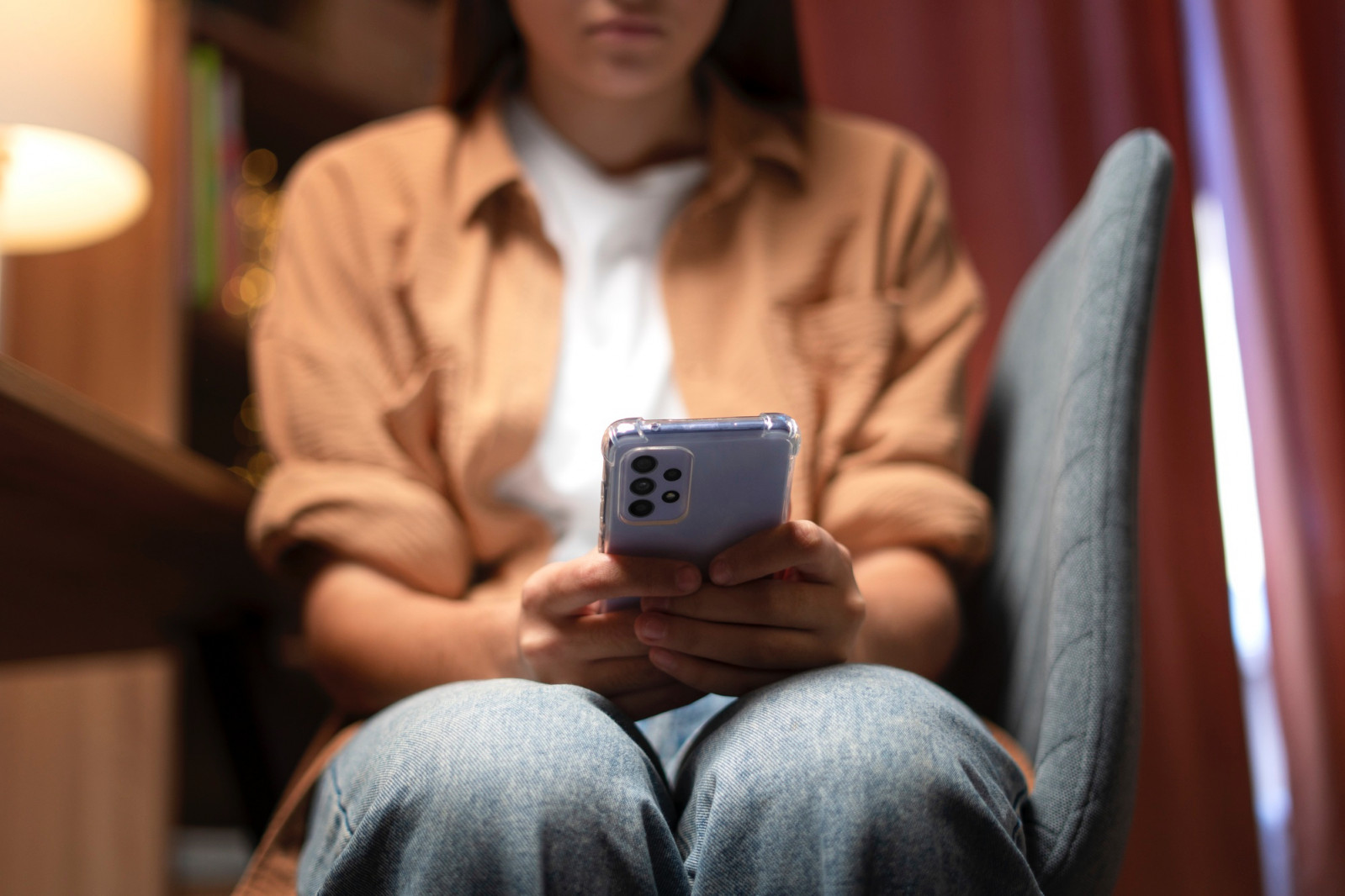 Travel dysmorphia is what happens when online snapshots overshadow your own adventures. (Photo: Freepik)