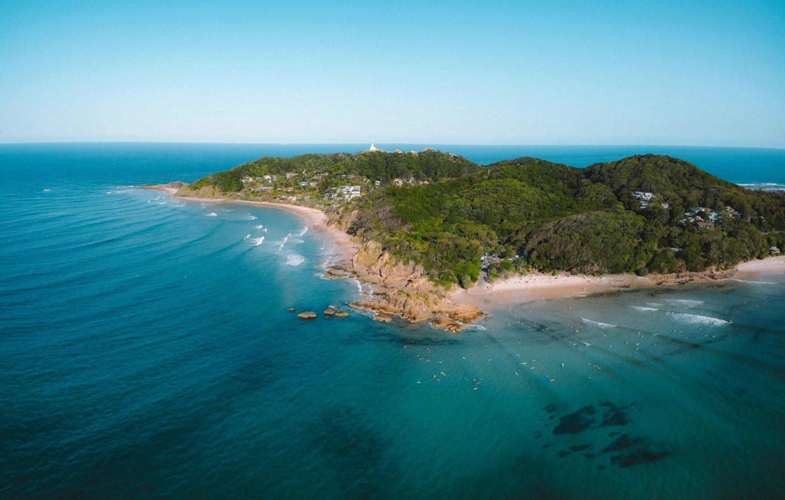Byron Bay blends farm-to-table dining and iconic surf, a natural draw for the foodie traveller. (Photo: Jake Charles / Unsplash)