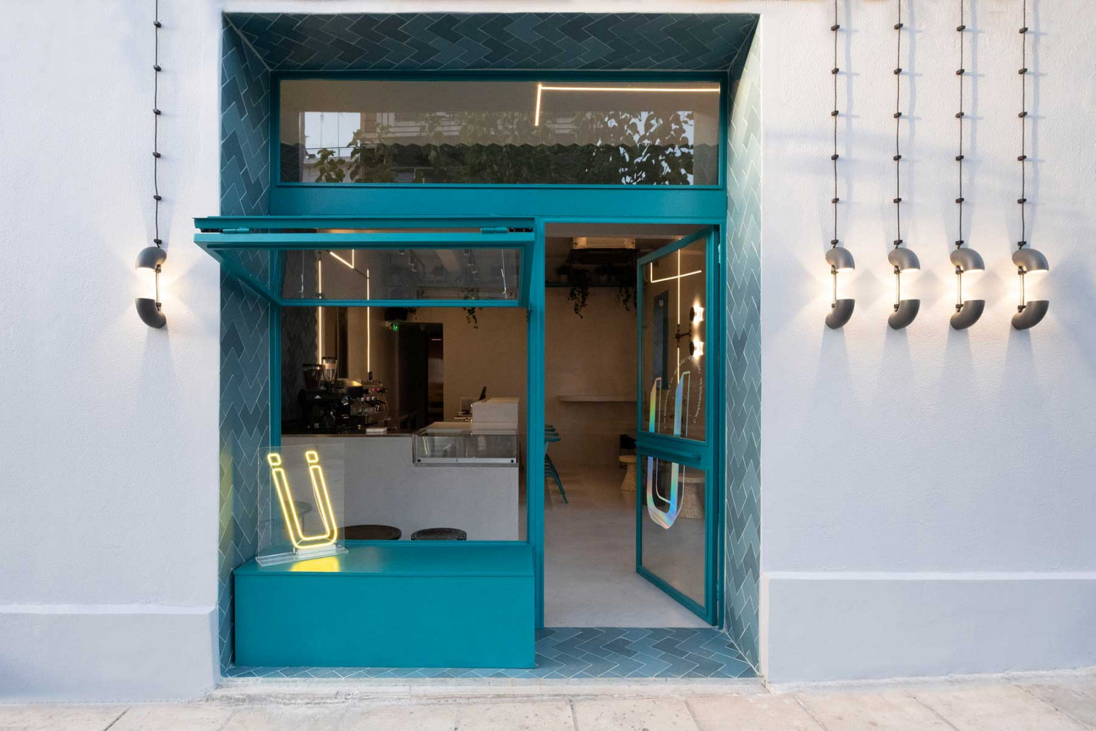A cheerful pit stop in the Kaisariani district, Ü Athens is a cafe-bar designed by local favourites Karn Studio. (Photo: Ü Athens)