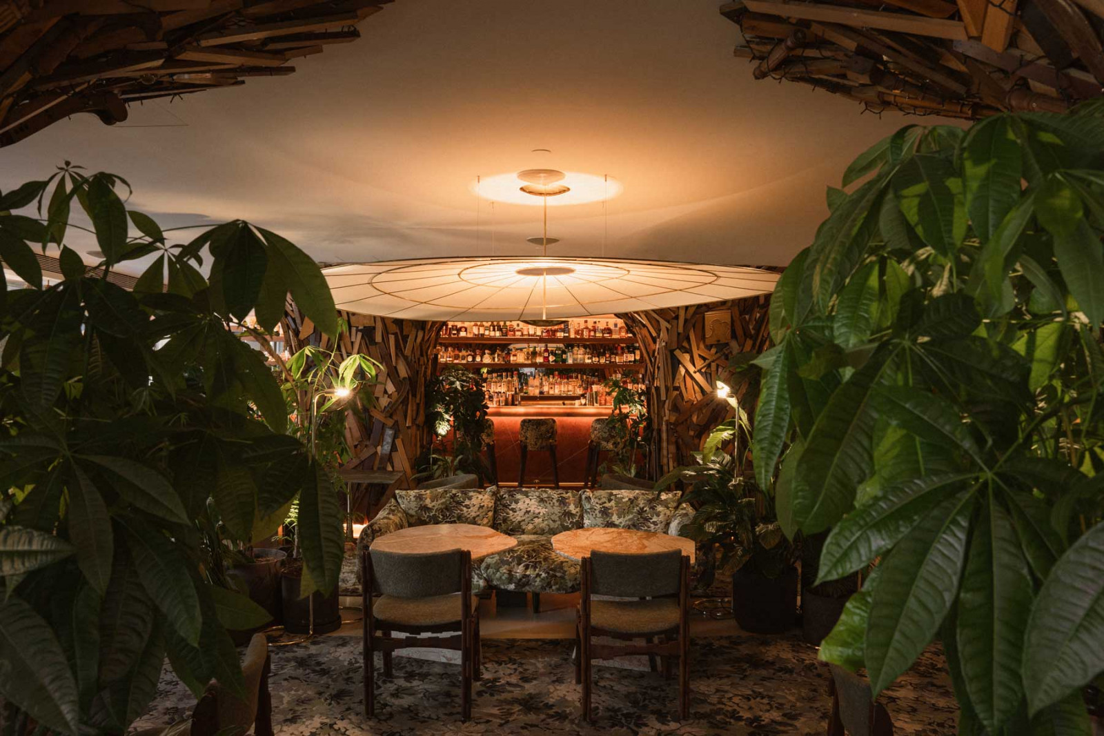 The Art Lounge on the seventh floor offers top-tier cuisine and cocktails with panoramic views across the city (Photo: New Hotel)