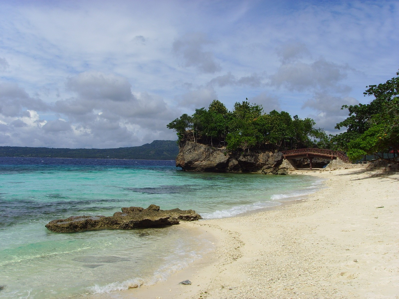 Salagdoong Beach (Photo: Wikimedia Commons / Peter V Sanchez)