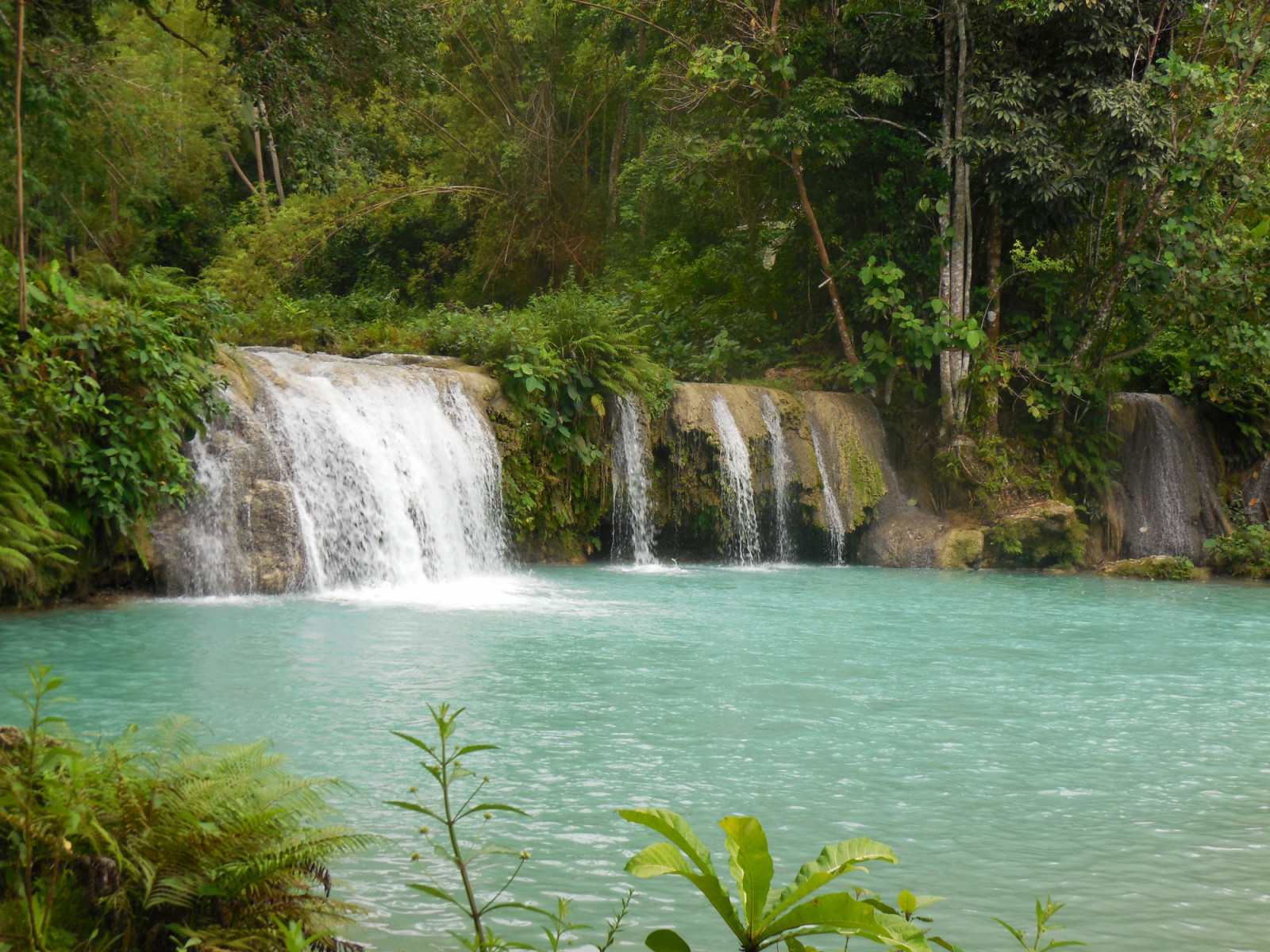 Cambugahay Falls (Photo: Wikimedia Commons / Lawrence Ruiz)