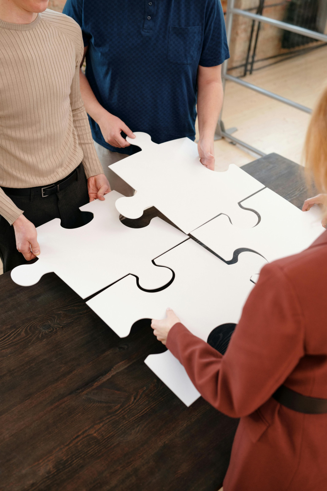 Leadership is not about slogans, it’s about inspiring your team to believe in a shared mission (Photo: Pexels)