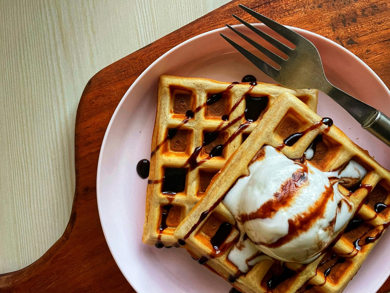 Crispy outside, fluffy inside—oat waffles make baking with oats feel indulgent yet nourishing. (Photo: Fayaz Ahmed / Unsplash)