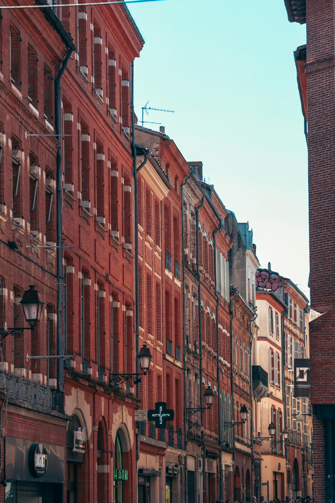 Toulouse redefines “la vie en rose”. (Photo: tbd traveller / Pexels)