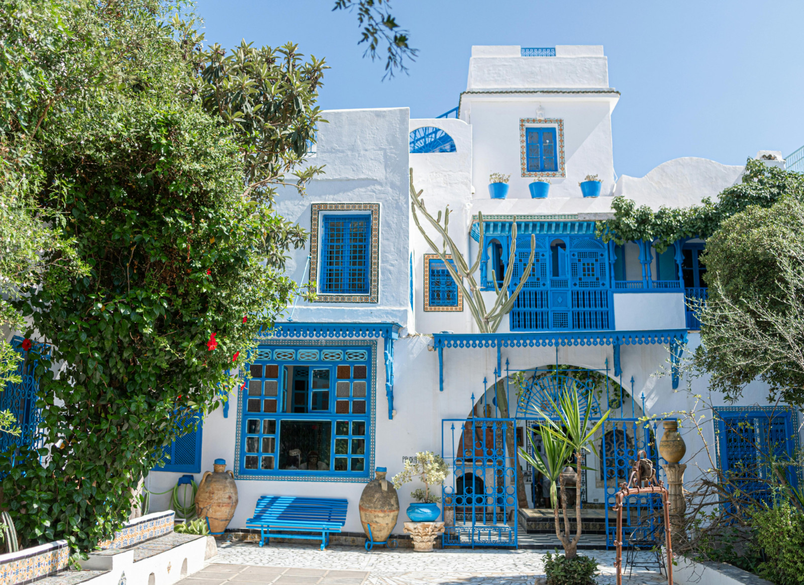 Vibrant lapis lazuli alleyways greet tourists at Chefchaouen. (Photo: Kyriacos Georgiou / Unsplash)