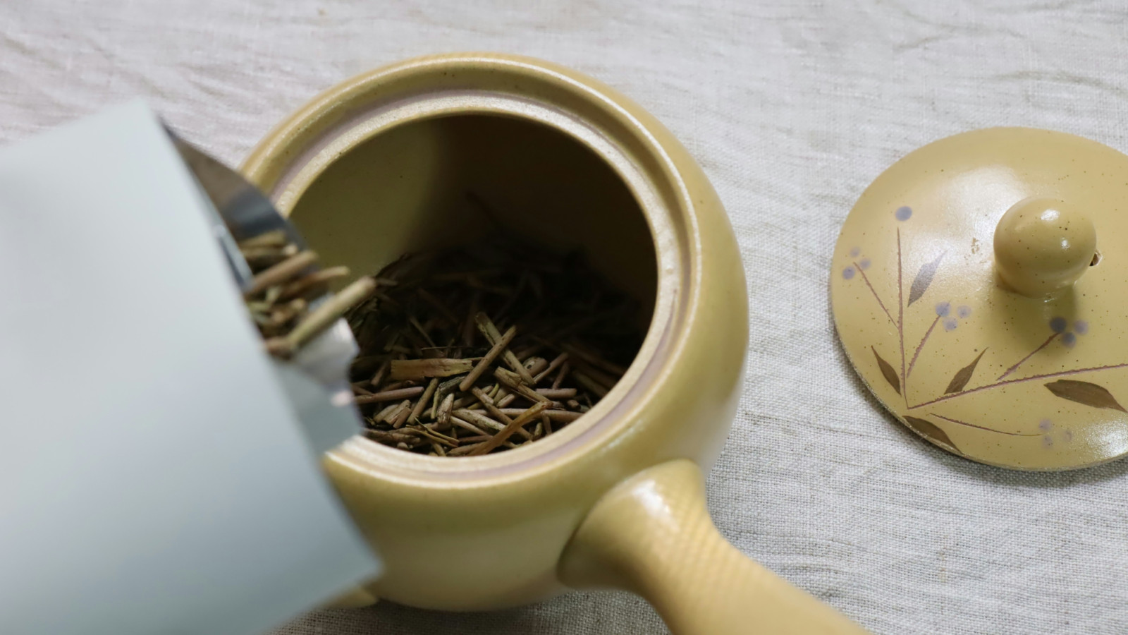 Tatler Dining Hojicha the new Matcha Photo Dasha Xue / Unsplash