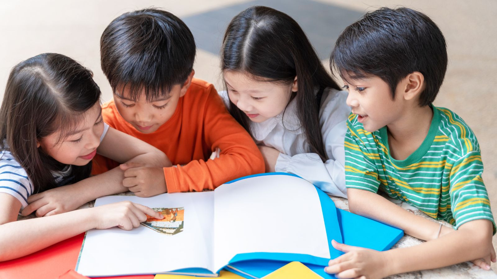 In an age defined by instant messaging, emojis and AI-powered tools, Chin has observed firsthand how technology is reshaping the way we learn and use language (Photo: Canva)