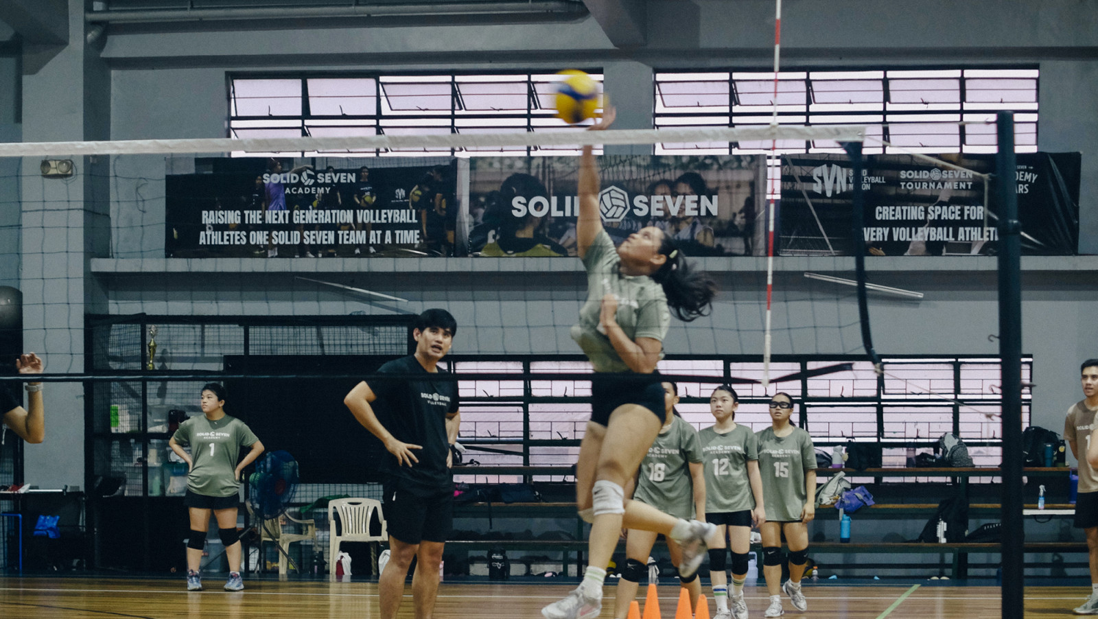 Coaches and players build a supportive community on the court at Solid Seven