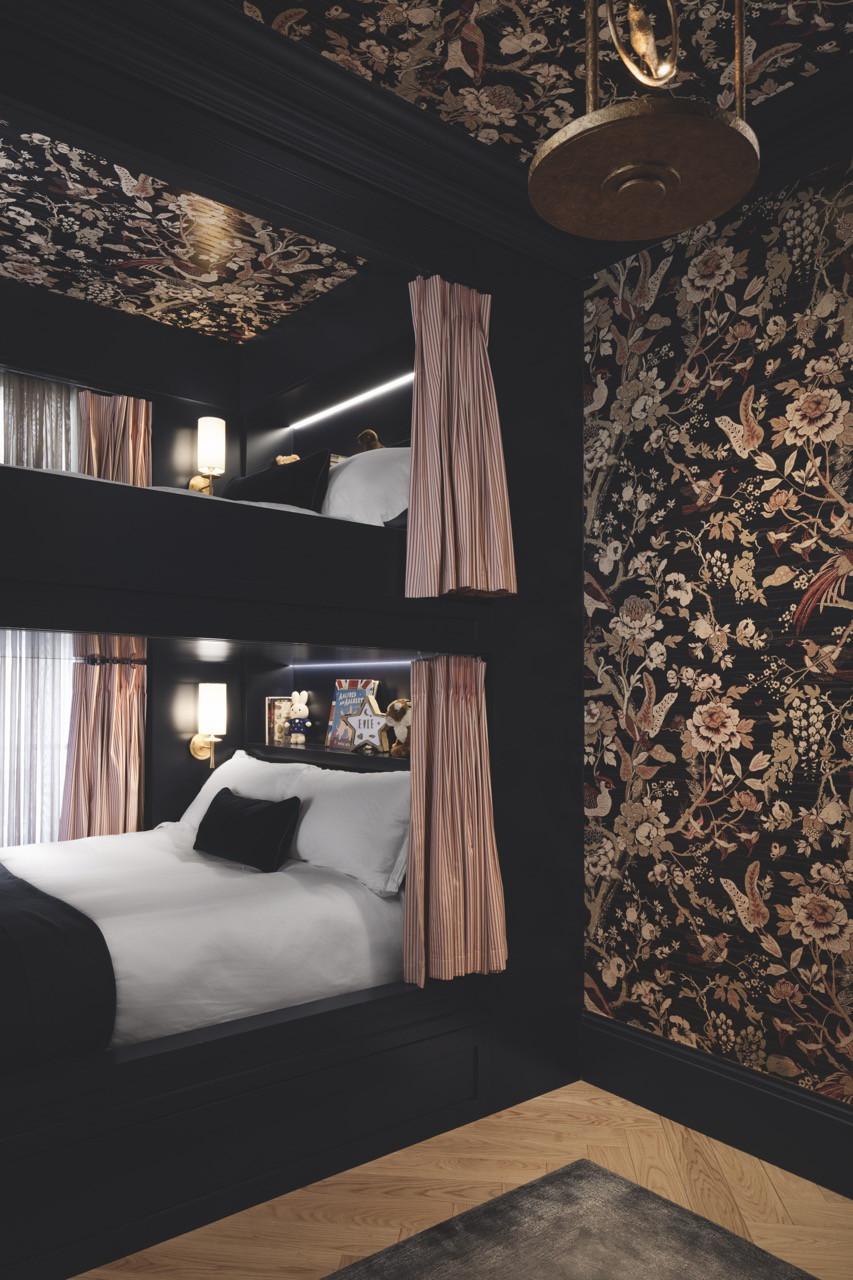 This bedroom reflects the clients’ connection
to both France and California through carefully selected materials and furnishings