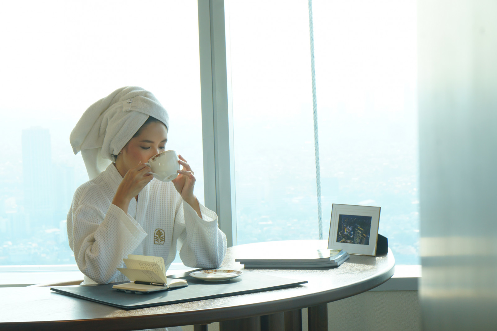 Menelusuri inspirasi di balik keseharian seorang ikon mode di tengah dinamika Jakarta, Olivia Lazuardy (Foto: Tatler Indonesia/Christina Phan)