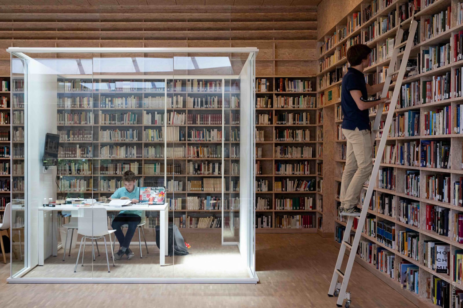 A study pod in the library (Image: © Institut Le Rosey)