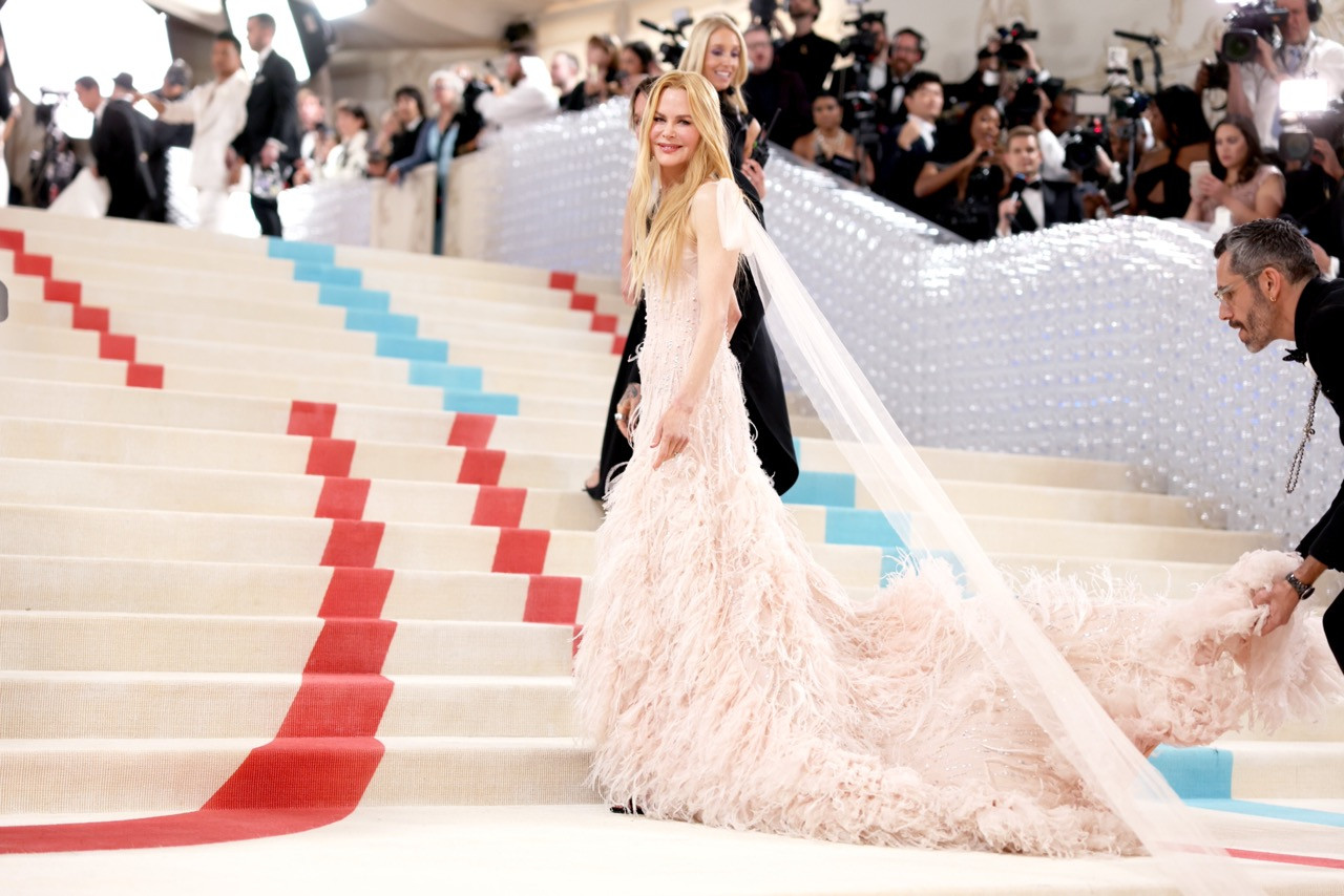 Nicole Kidman lộng lẫy trong chiếc váy của Chanel, do Karl Lagerfeld thiết kế tại Met Gala năm 2023 (Ảnh: John Shearer/WireImage)
