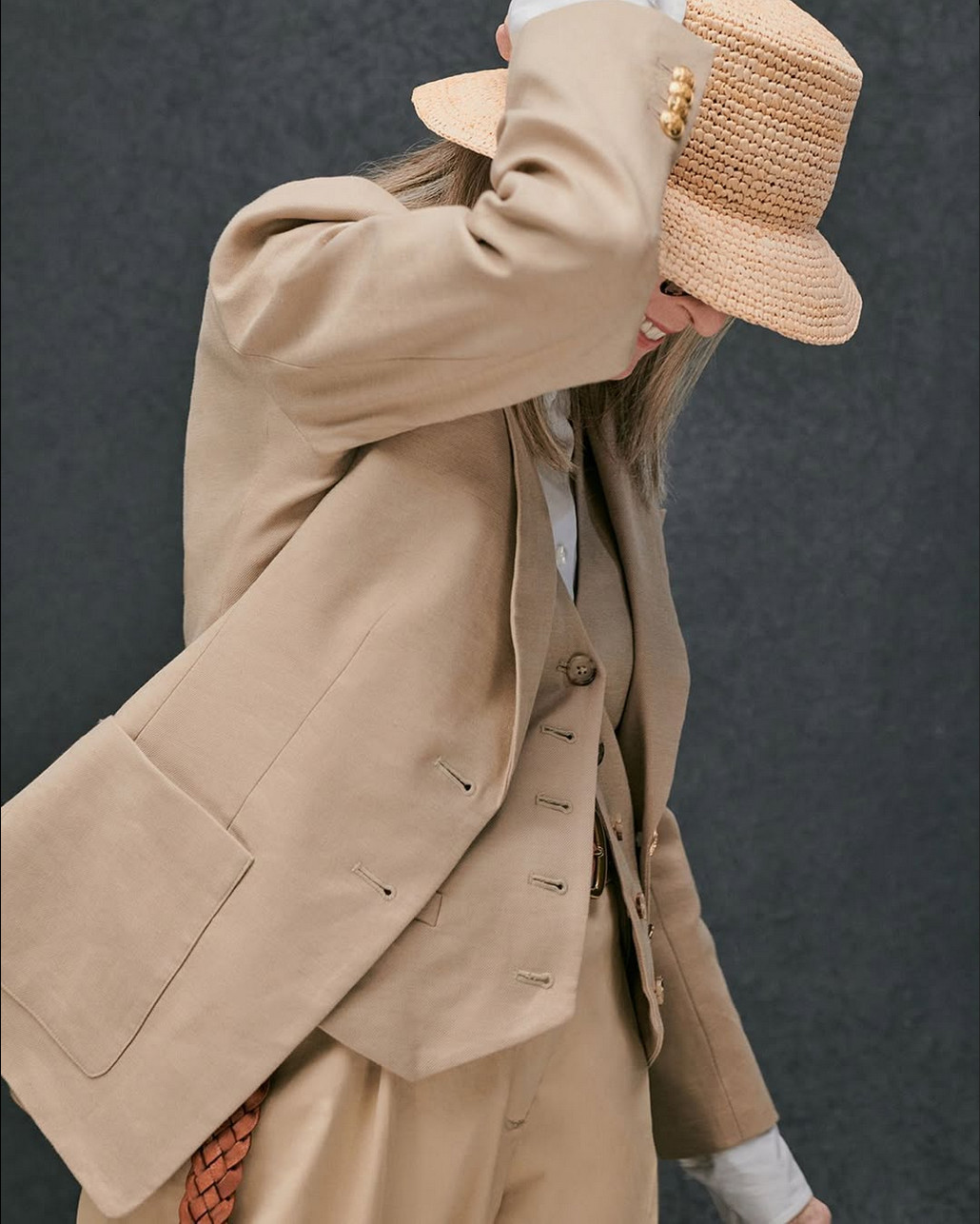 This monochrome camel suit proves the sophistication of neutral dressing (Photo: @diane_keaton / Instagram)