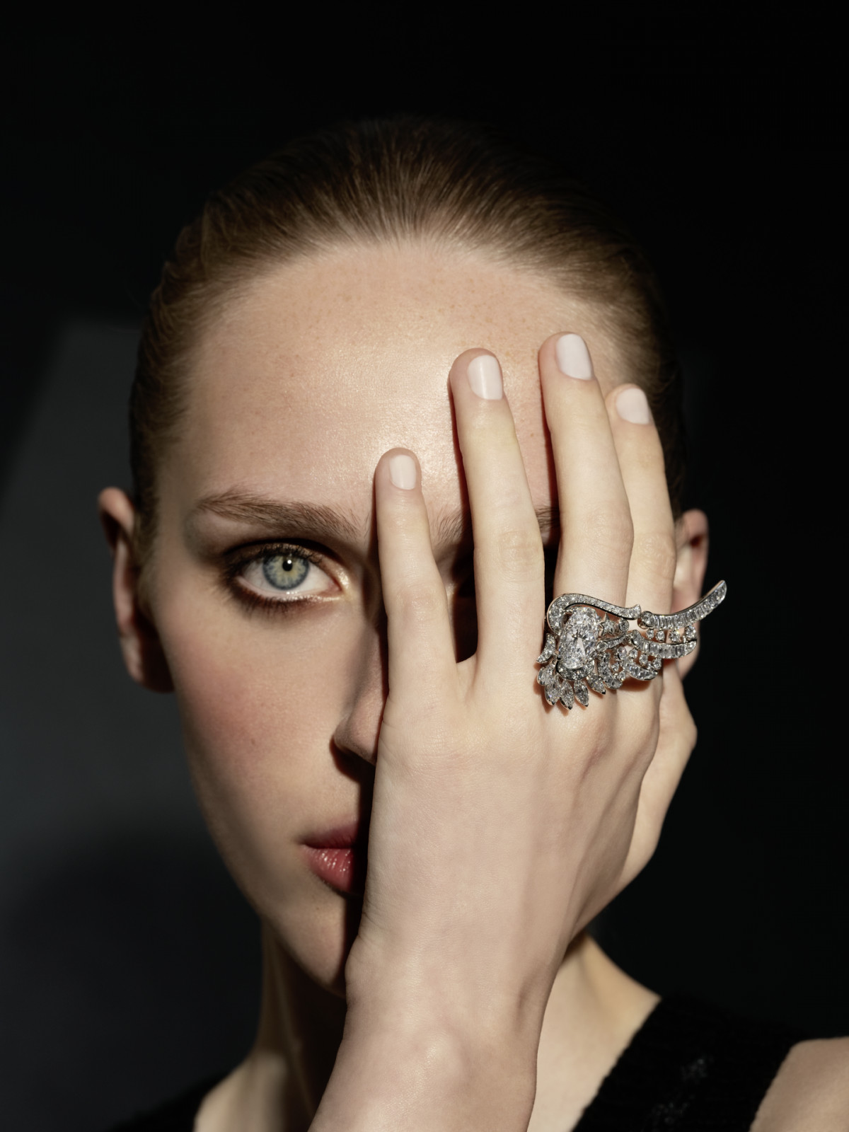 A model wearing the Chanel Wings of Chanel ring (Photo: courtesy of Chanel)