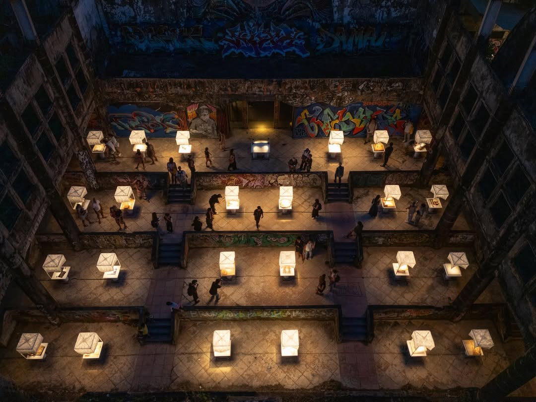 The display glowed like lanterns beneath a soaring, partially ruined roof left open to the elements (Photo: Instagram / @jia.curated)