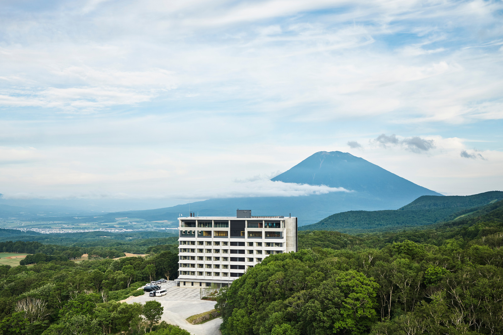 The secluded mountain road leads to untouched wilderness beyond Niseko’s bustle. (Photo: Chalet Ivy)