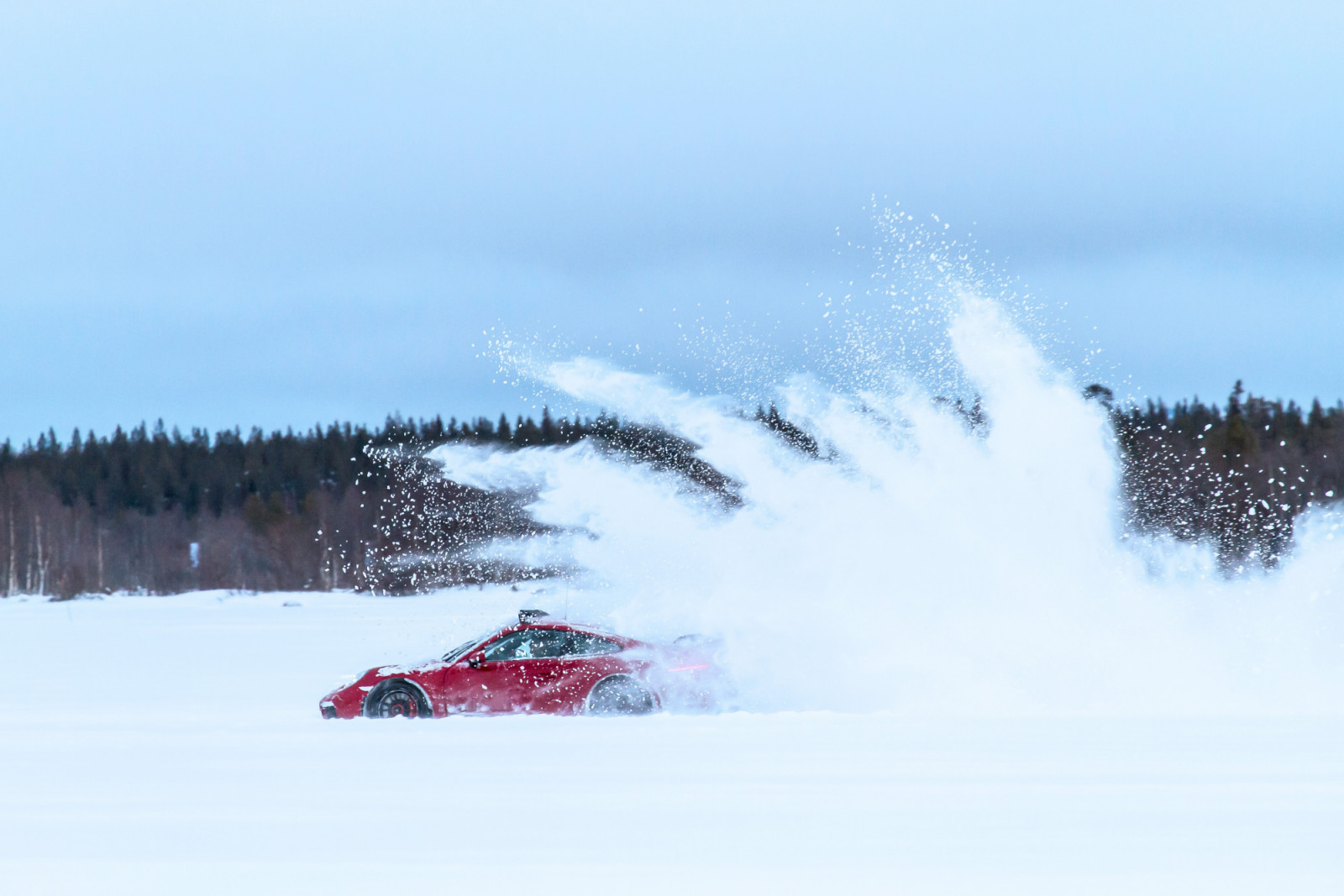 Master snow and ice circuits at exhilarating speeds aboard Boxsters, Caymans or 911s (Photo: HunterMoss)