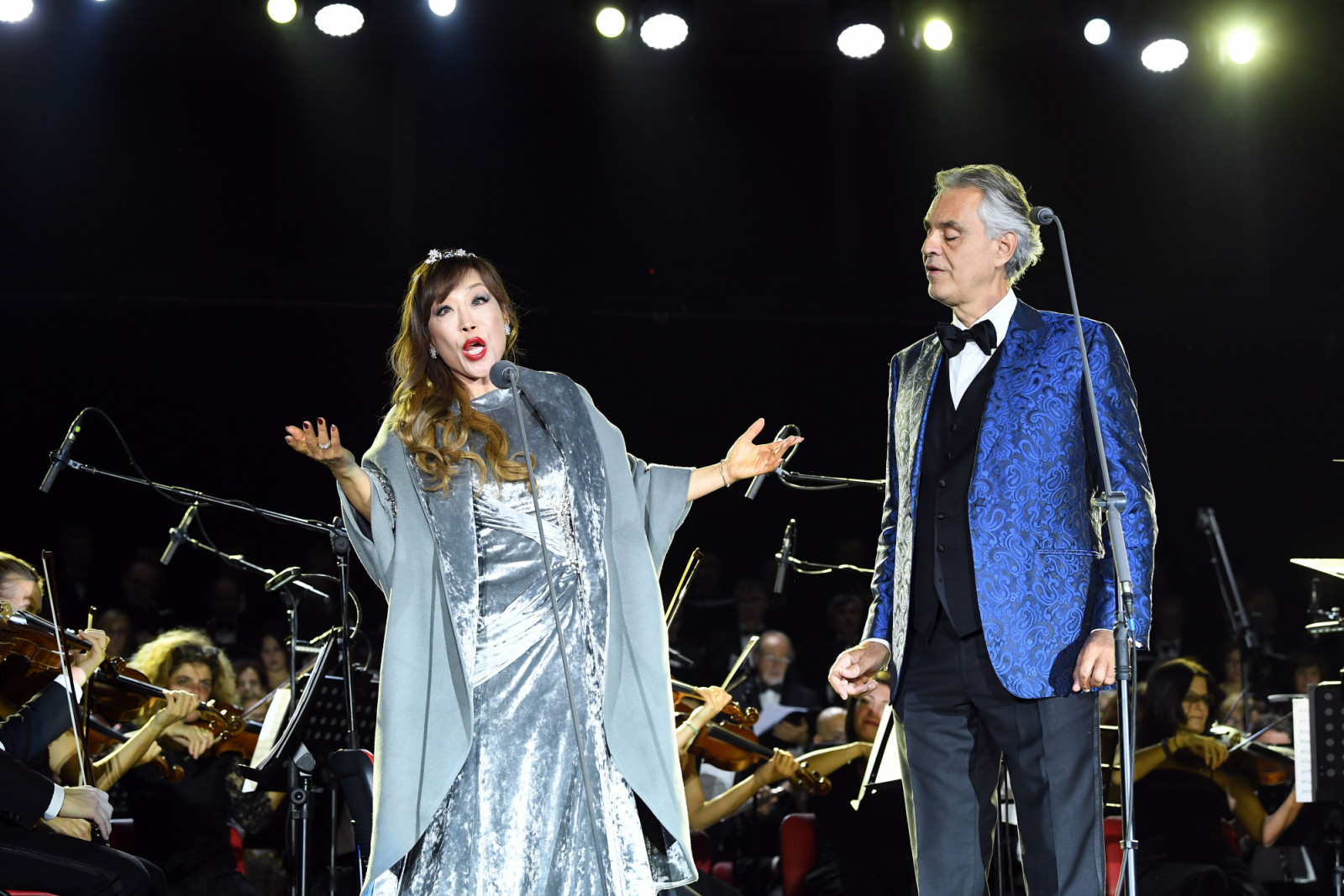 REGGIO NELL'EMILIA, ITALY - NOVEMBER 20: Sumi Jo and Andrea Bocelli perform on stage during the 60th Birthday Concert of Andrea Griminelli on November 20, 2019 in Reggio nell'Emilia, Italy. (Photo by Daniele Venturelli/Daniele Venturelli/Getty Images )