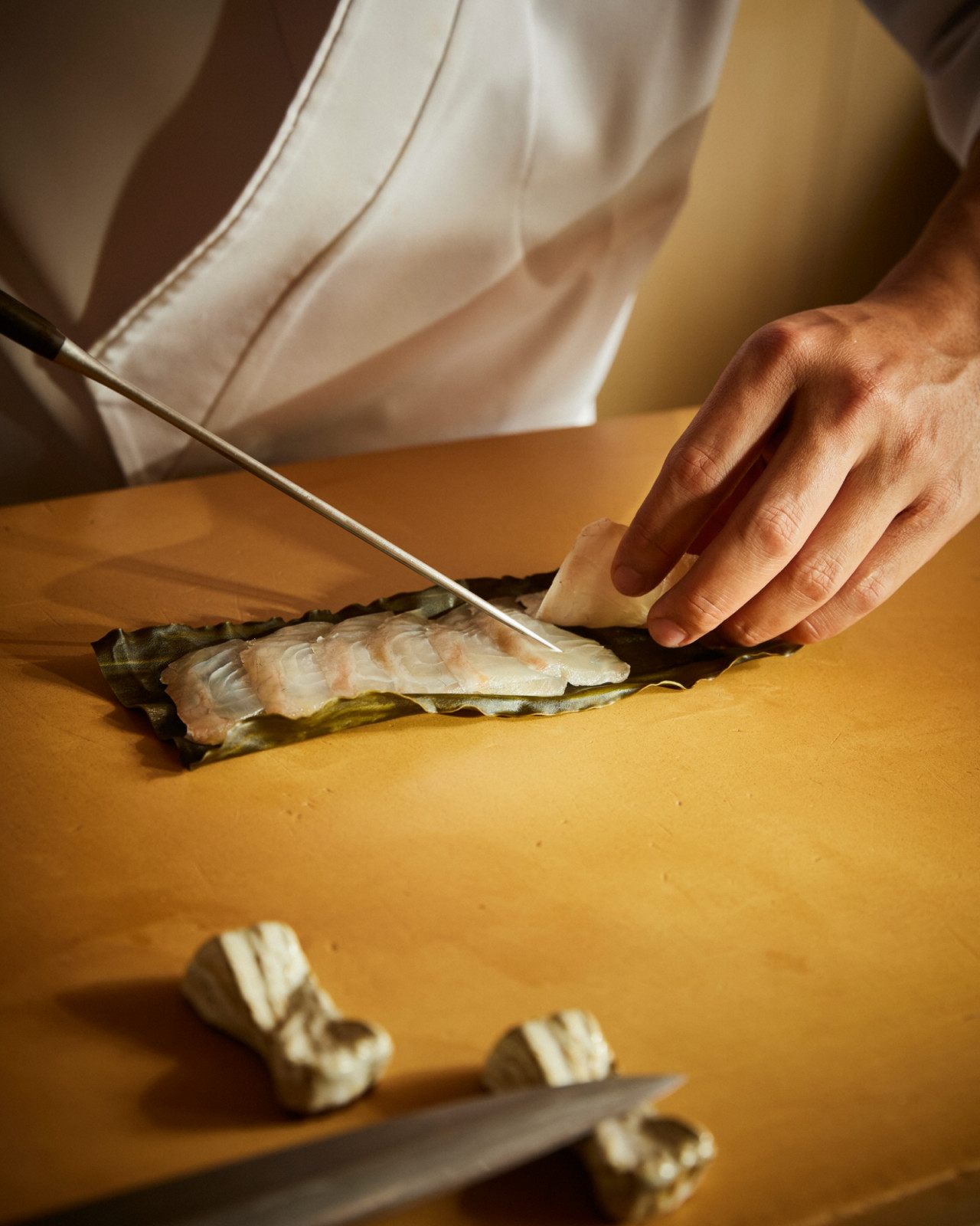 เบื้องหลังการเตรียมเมนู Omakase จากร้าน Sushi Ichizu (ภาพ: Sushi Ichizu)