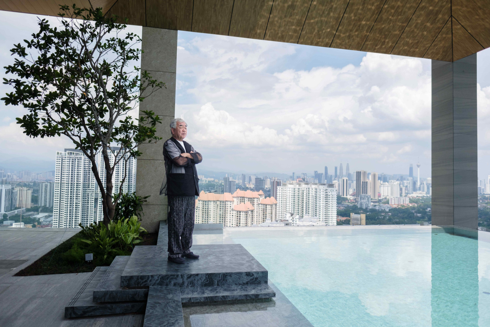 The Pool in the Sky on the 32nd floor is reminiscent of a bird’s nest–“a floating paradise” with skyline views