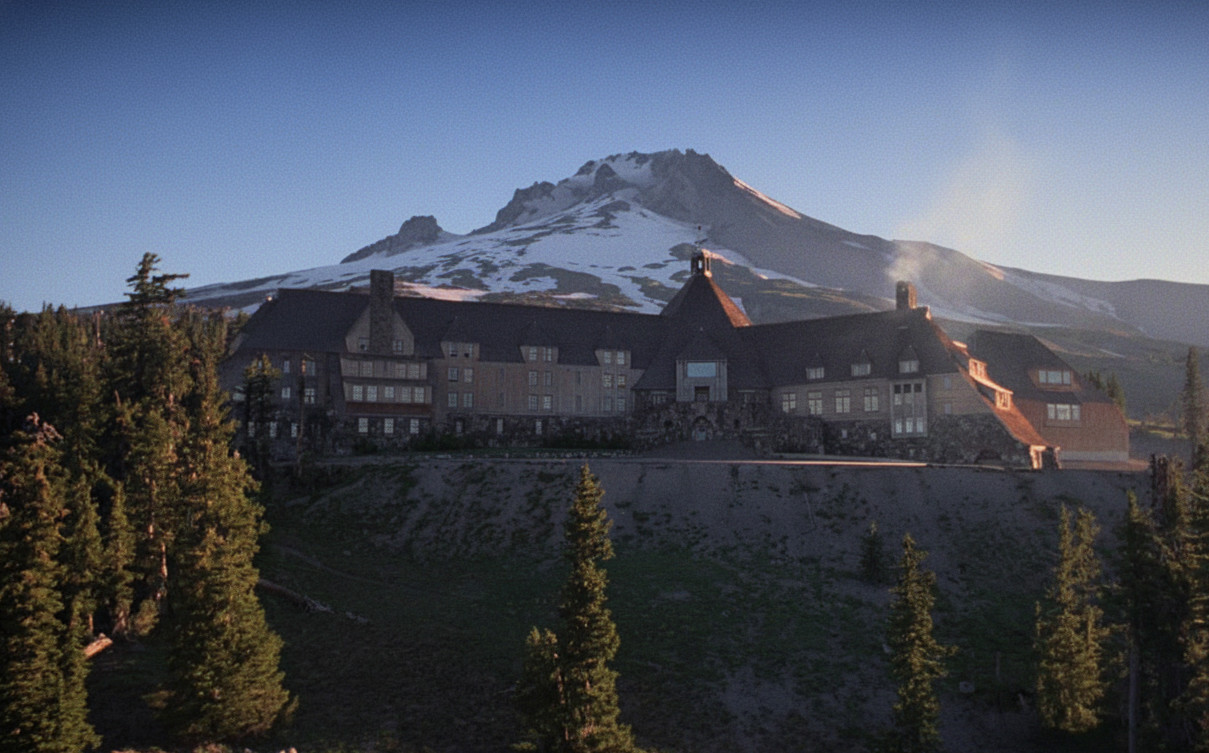 The mountain resort that inspired Stephen King’s most famous haunted hotel (Photo: IMDb)