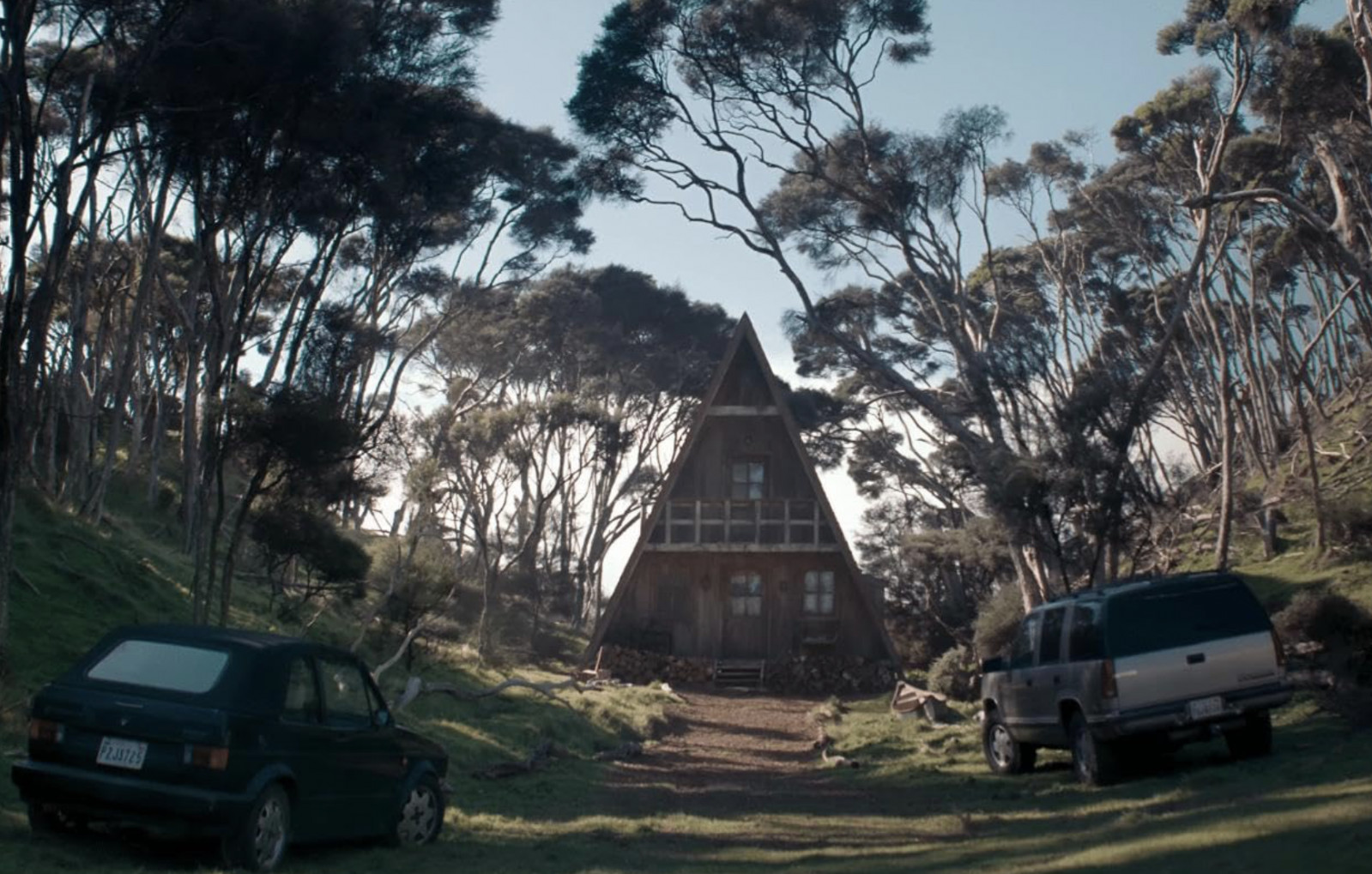 A peaceful lodge turned eerie filming location deep in the woods (Photo: IMDb)
