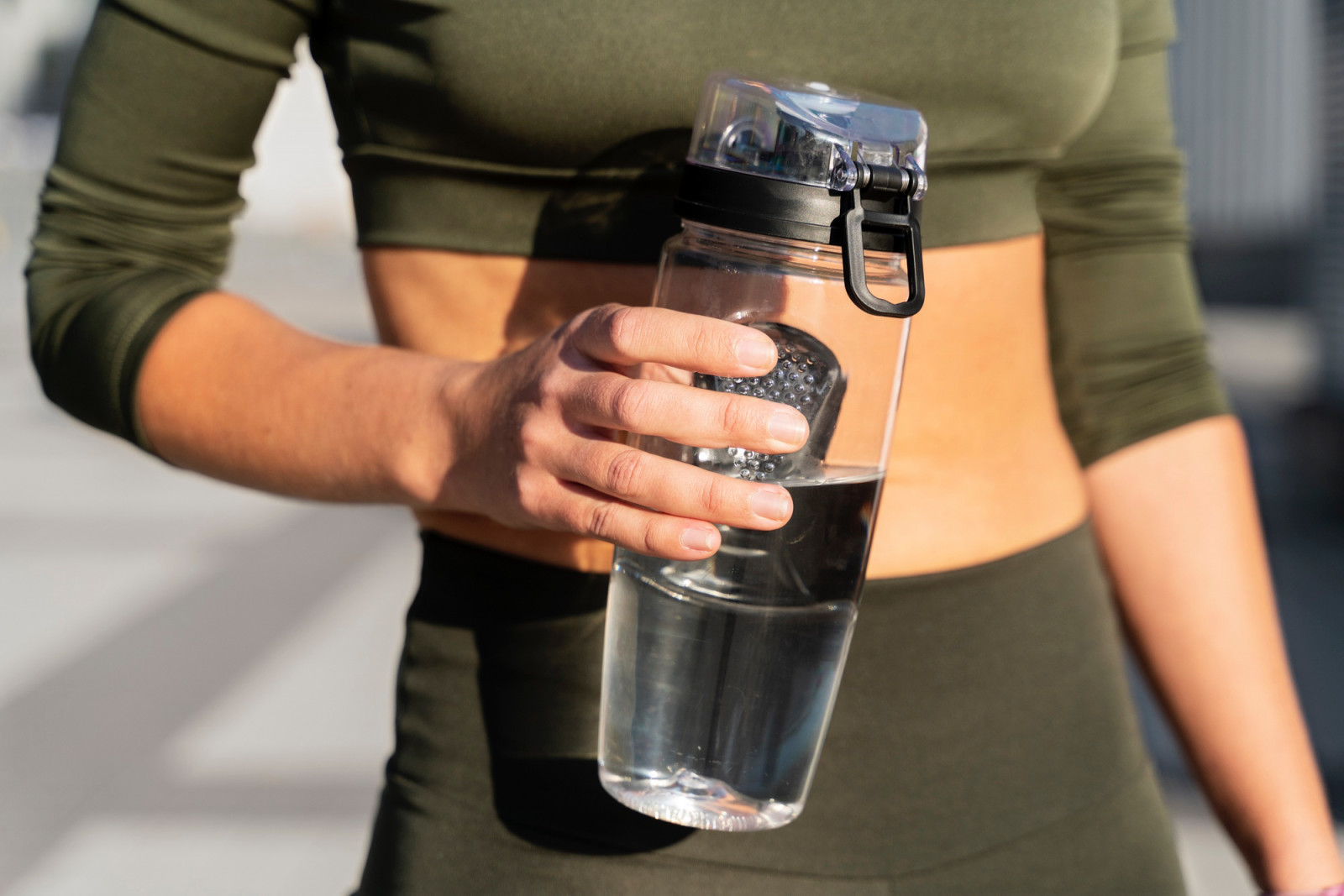 Begin hydrating a day or two before your hike and sip water regularly on the trail to maintain energy and focus (Photo: Freepik)