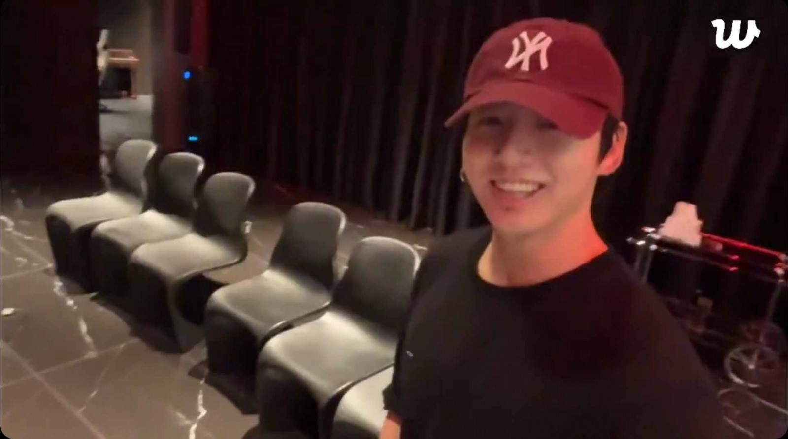 Jungkook showing off his entertainment room (Photo: Weverse)