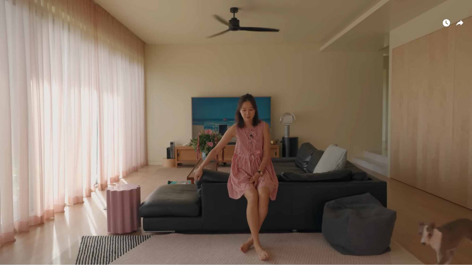 Actress Gong Hyo-jin in her living room (Photo: Youtube / 당분간 공효진)