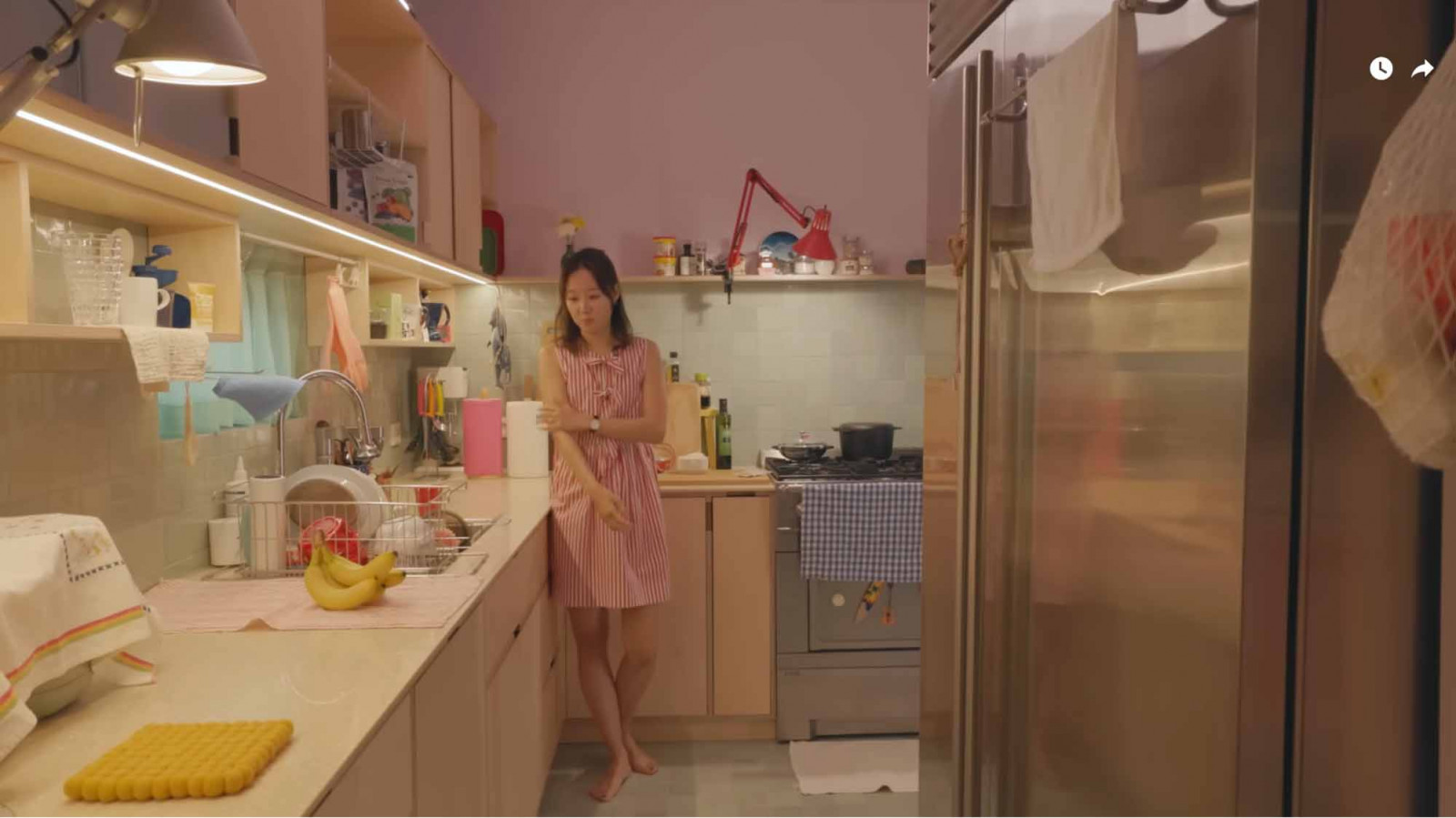 Gong Hyo-jin’s kitschy pastel kitchen(Photo: Youtube / 당분간 공효진)