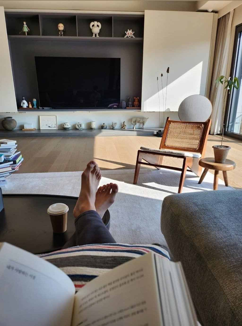 Namjoon’s living room (Photo: Instagram / @rkive)