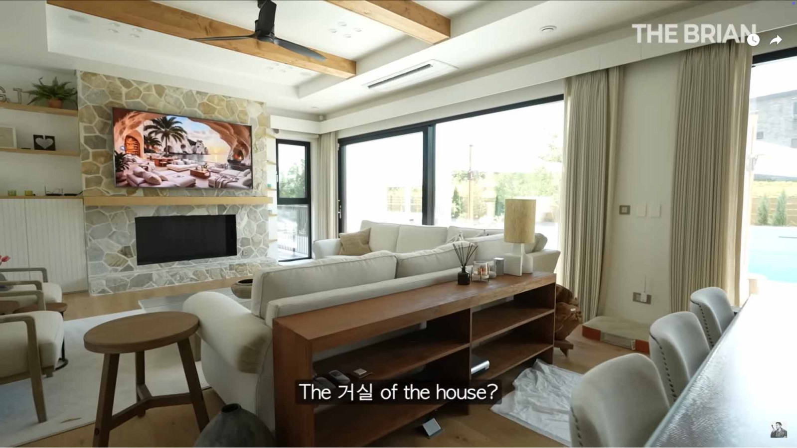 The living room in Brian Joo’s home (Photo: Youtube / The Brian)