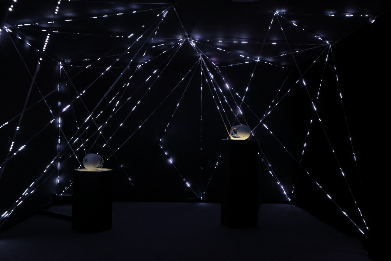 Tác phẩm “Hòa Âm Tĩnh Lặng”- Fustic.Studio