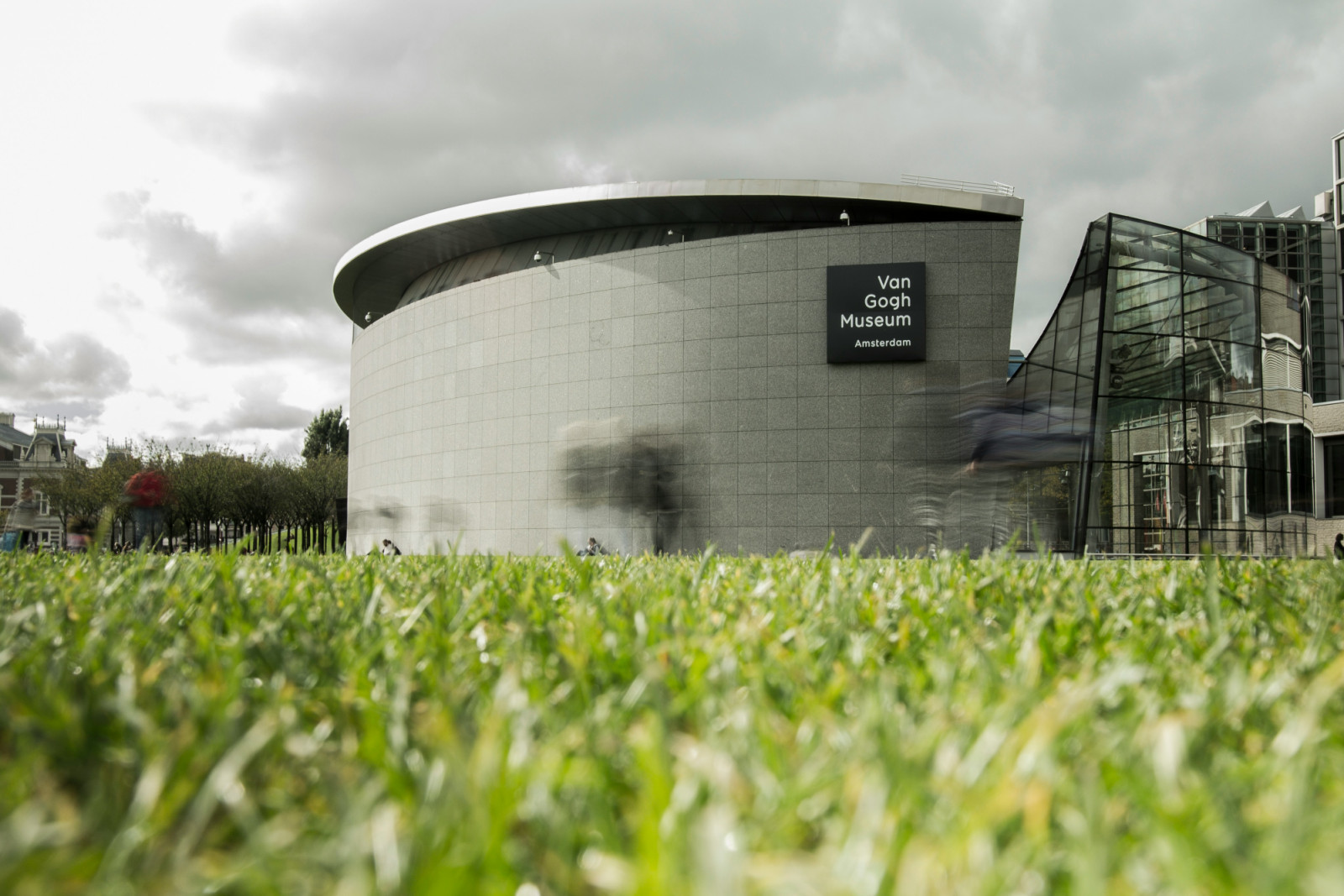 Van Gogh Museum, Armsterdam, Netherlands (Photo: Unsplash/Rasmus Kuber)