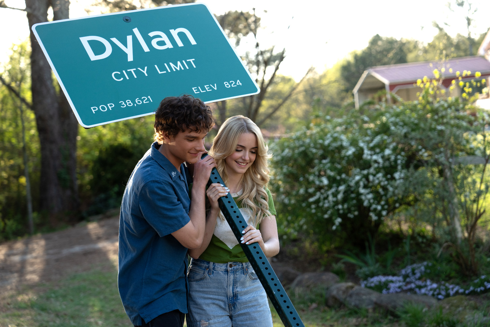 Mason Thames as “Miller” and McKenna Grace as “Clara" in Regretting You from Paramount Pictures.